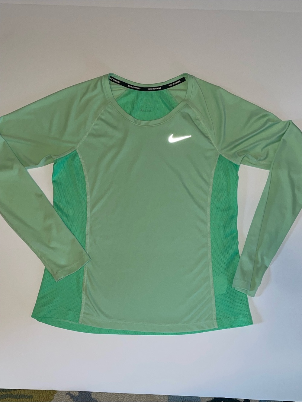 Nike Dri-FIT Women’s Long Sleeve Running Shirt Mint Green Mesh Athletic Top M